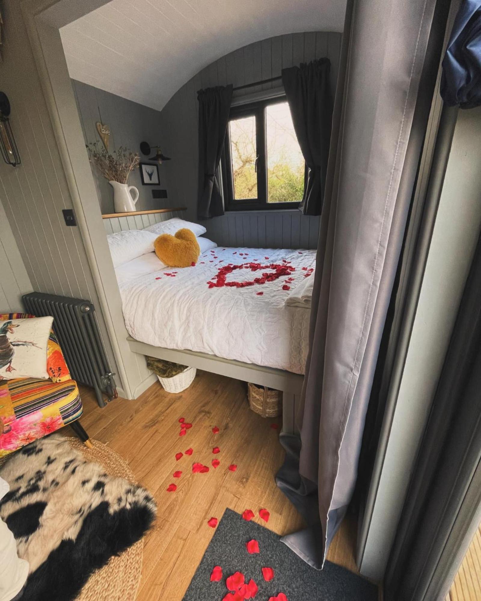 Rusty Duck Retreat Shepherds Hut 셰드필드 외부 사진